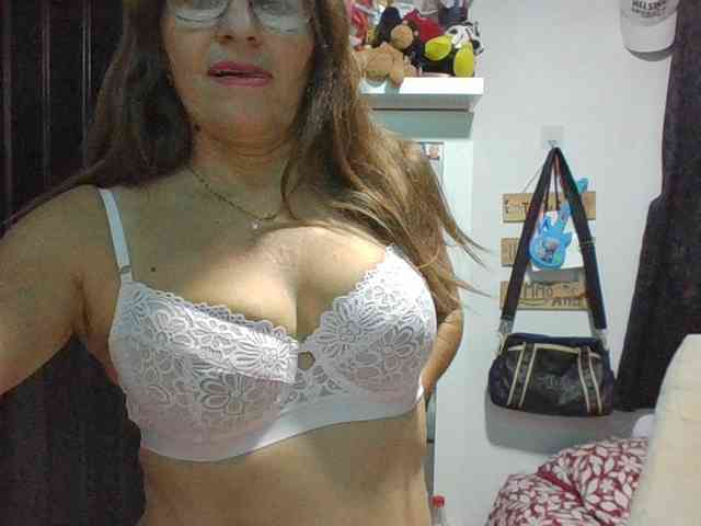 JuanitaWouti webcam