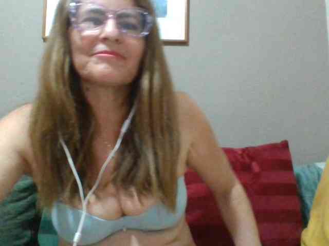 JuanitaWouti webcam