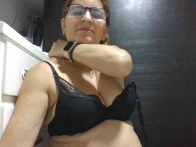JuanitaWouti webcam