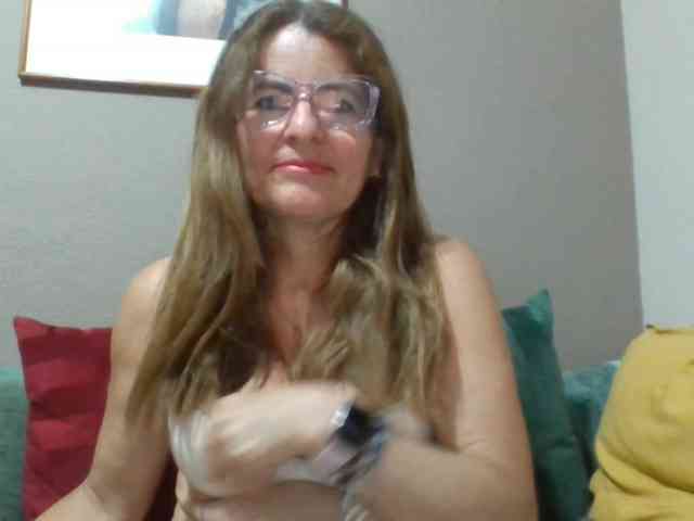 JuanitaWouti webcam