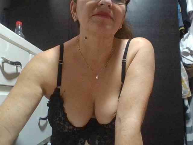 JuanitaWouti webcam