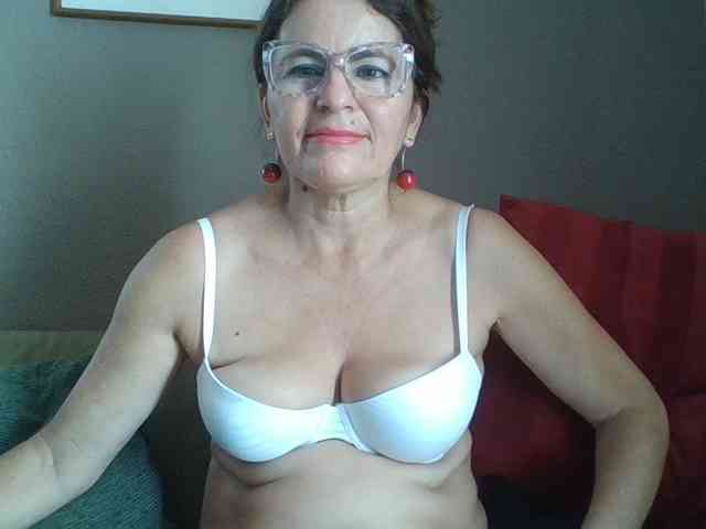 JuanitaWouti webcam
