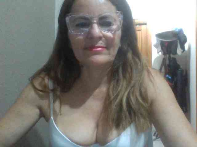 JuanitaWouti webcam