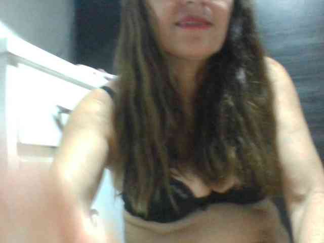 JuanitaWouti webcam