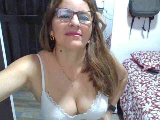 JuanitaWouti webcam