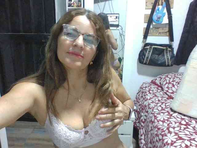 JuanitaWouti webcam