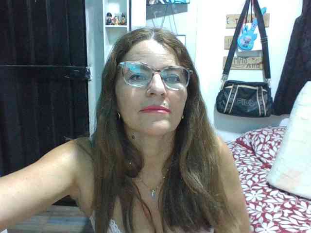 JuanitaWouti webcam