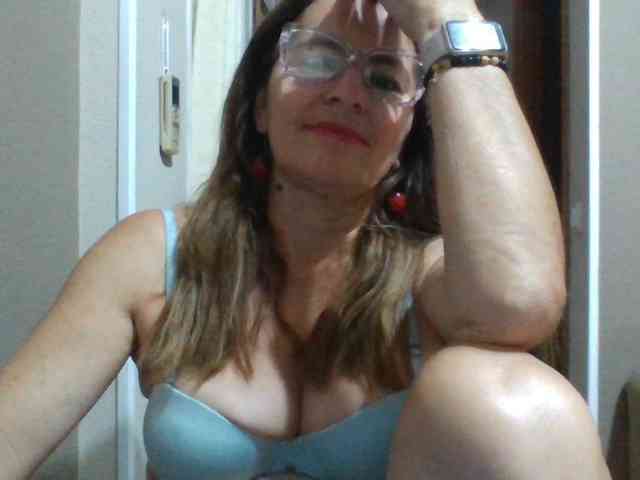 JuanitaWouti webcam