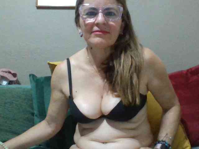 JuanitaWouti webcam
