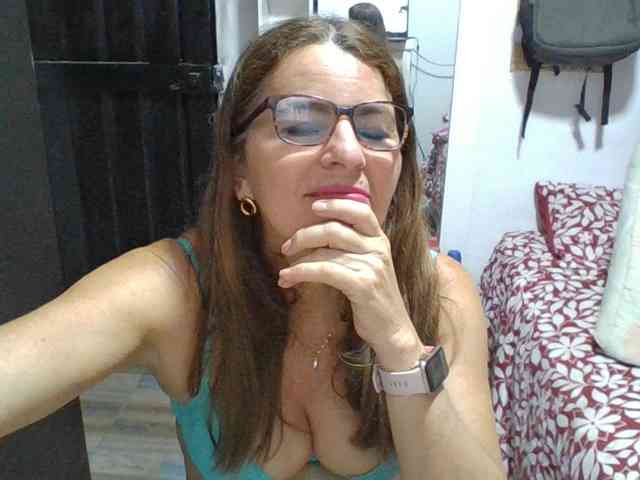JuanitaWouti webcam