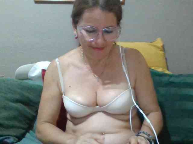 JuanitaWouti webcam