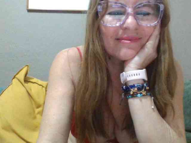 JuanitaWouti webcam