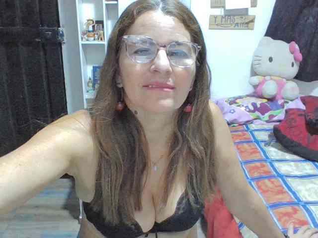 JuanitaWouti webcam