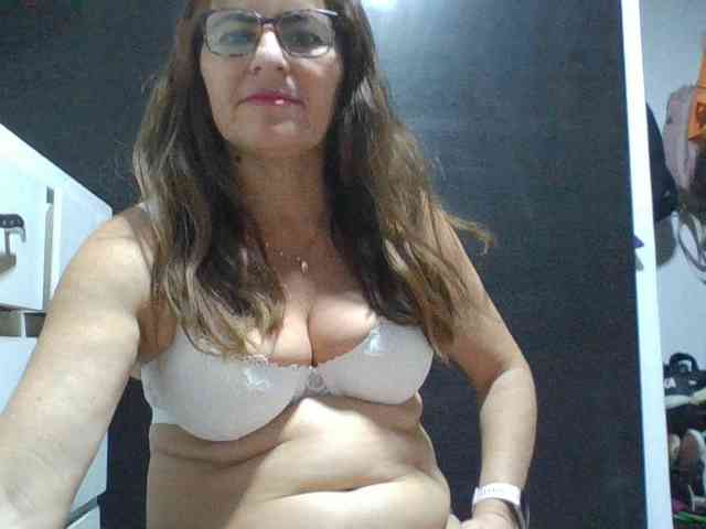 JuanitaWouti webcam