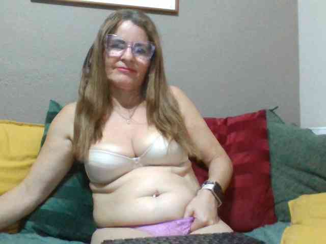 JuanitaWouti webcam