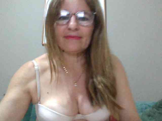 JuanitaWouti webcam