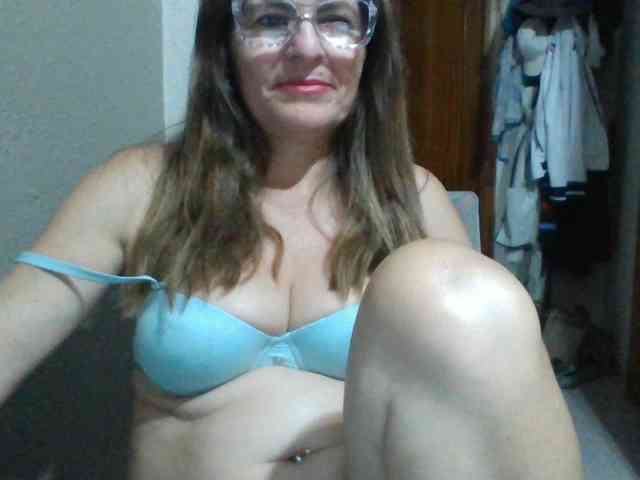 JuanitaWouti webcam