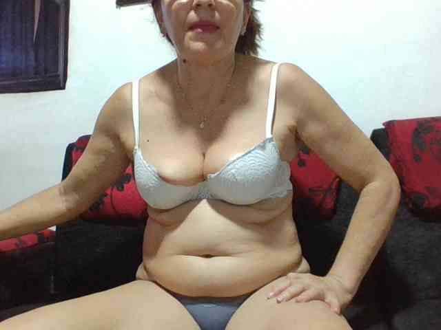 JuanitaWouti webcam