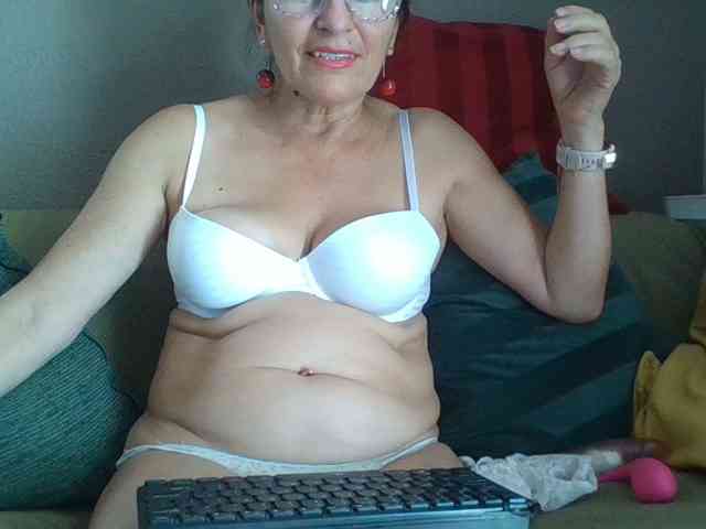 JuanitaWouti webcam