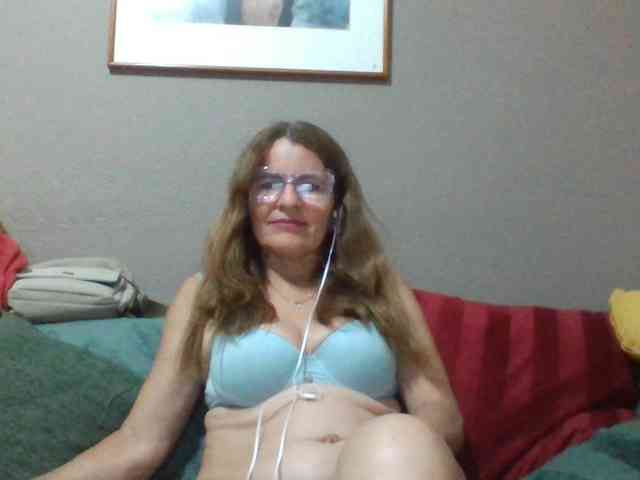 JuanitaWouti webcam