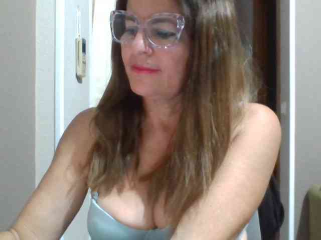 JuanitaWouti webcam