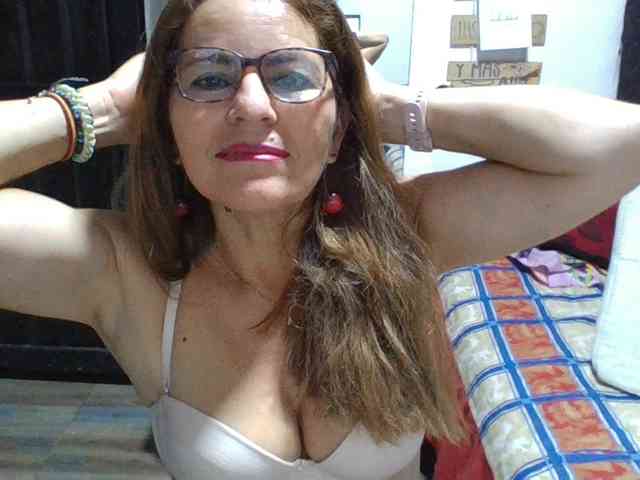 JuanitaWouti webcam