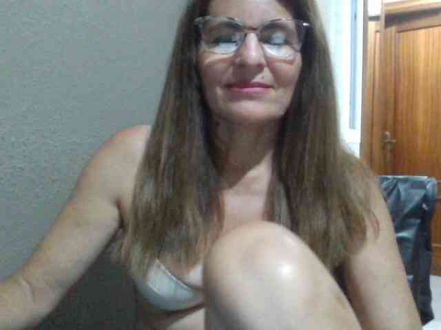 JuanitaWouti webcam