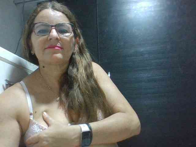 JuanitaWouti webcam