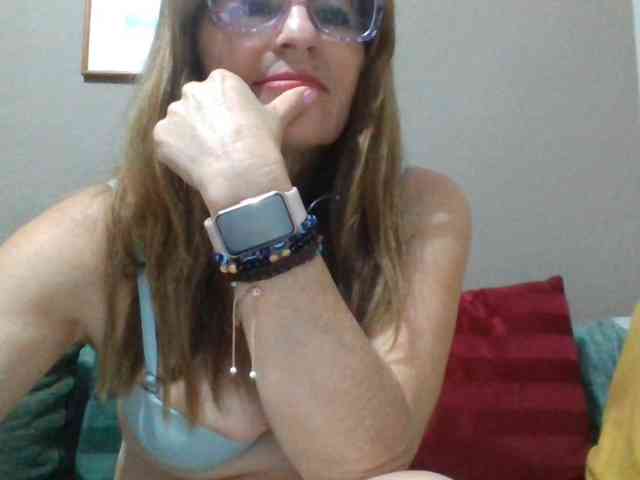 JuanitaWouti webcam