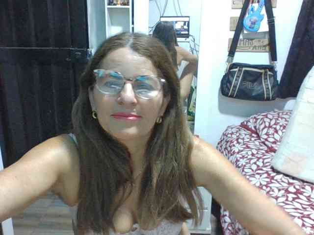 JuanitaWouti webcam
