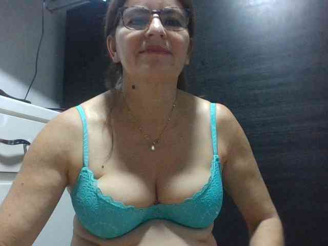 JuanitaWouti webcam
