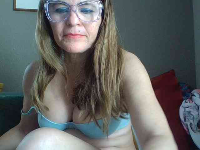 JuanitaWouti webcam