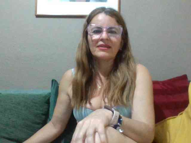 JuanitaWouti webcam