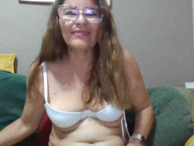 JuanitaWouti webcam