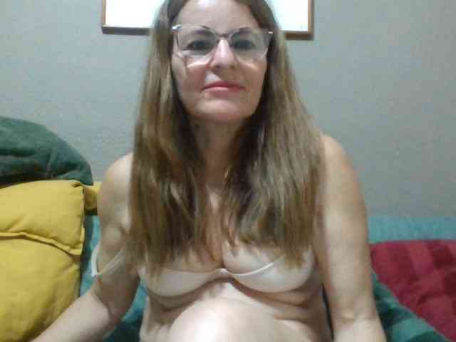JuanitaWouti webcam