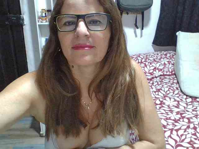 JuanitaWouti webcam