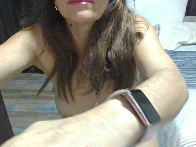 JuanitaWouti webcam