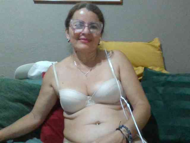 JuanitaWouti webcam