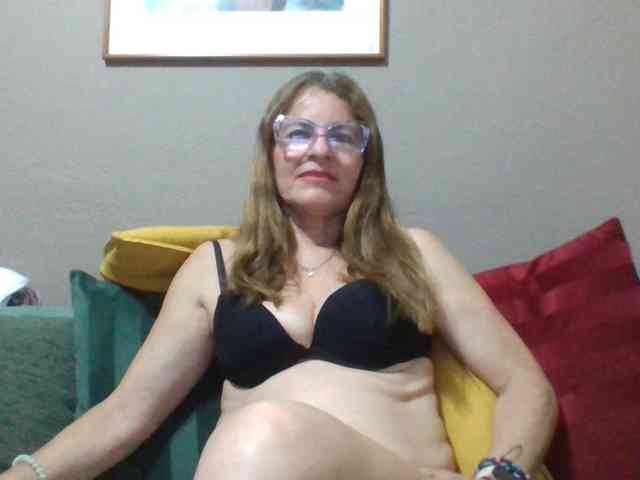 JuanitaWouti webcam