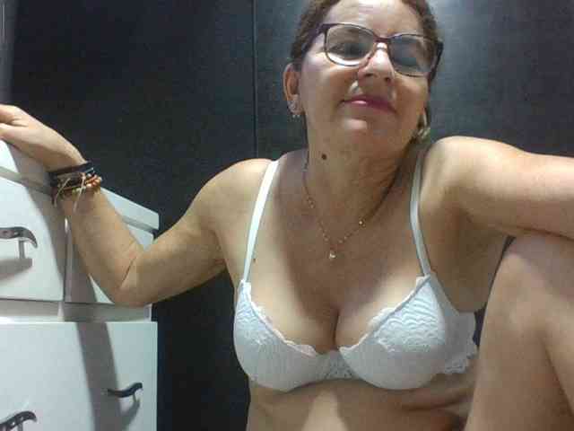 JuanitaWouti webcam