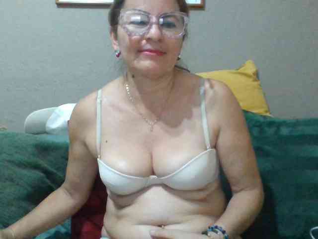 JuanitaWouti webcam