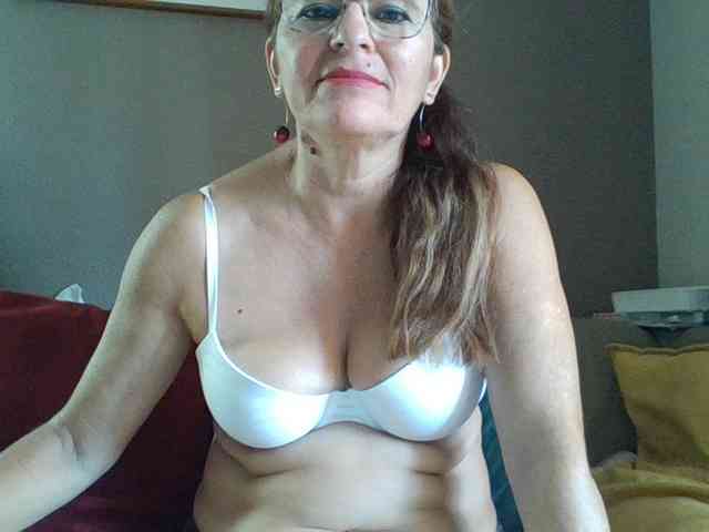 JuanitaWouti webcam