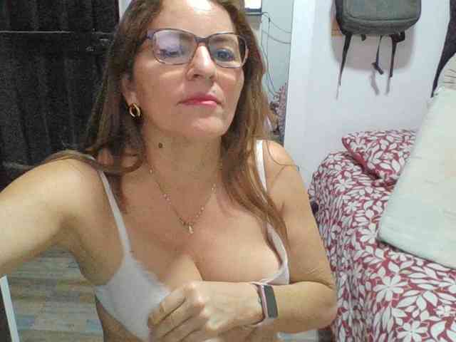 JuanitaWouti webcam