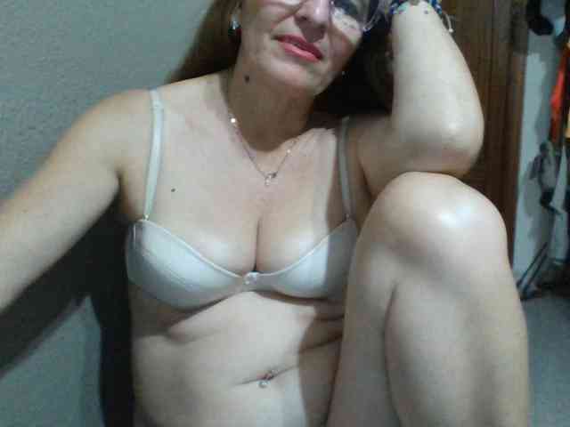 JuanitaWouti webcam