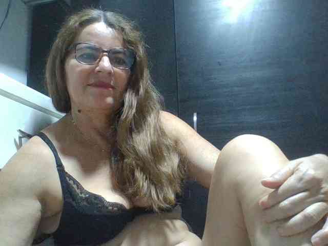 JuanitaWouti webcam