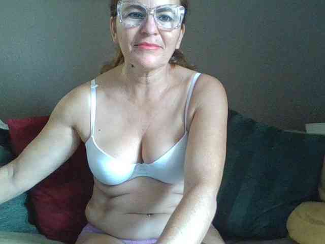 JuanitaWouti webcam