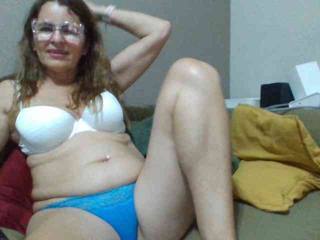 JuanitaWouti webcam