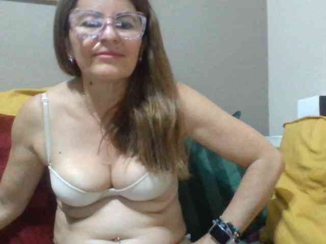 JuanitaWouti webcam