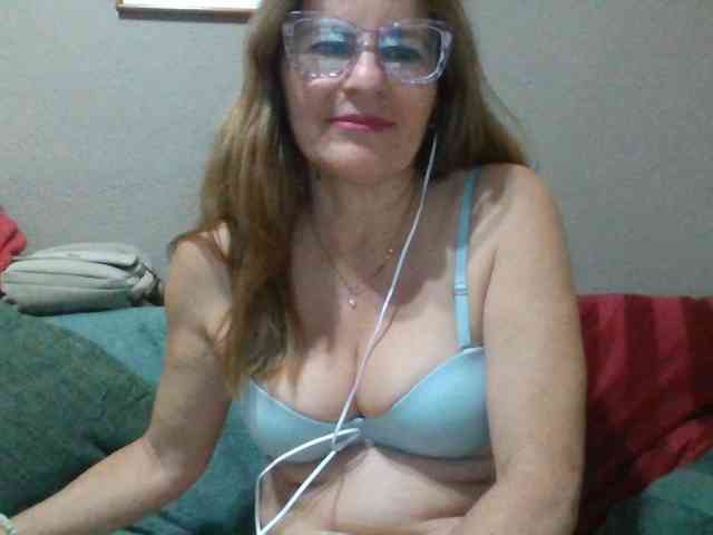 JuanitaWouti webcam