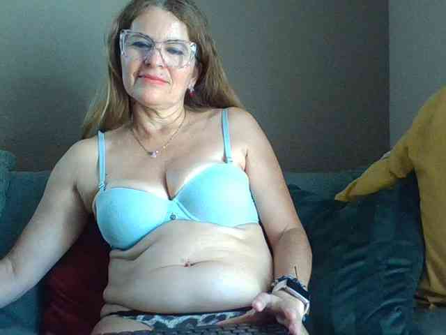 JuanitaWouti webcam